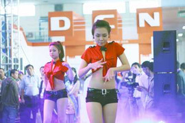 Kiều nữ Việt xinh ngất ngây trong Vietnam Comm 2011