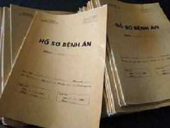 Bé gái chết tức tưởi: Bệnh án có dấu hiệu chỉnh sửa