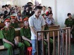 Nghịch tử giết mẹ rồi thản nhiên đi khách sạn ngủ