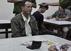 Hai thủ phạm cướp tiệm vàng sa lưới khi đang ăn mừng