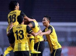 'Người hùng' Fakri đưa U23 Malaysia vào chung kết