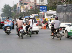 8 thanh tra giao thông nhập viện khi chỉ dẫn phân làn