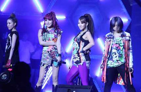 2NE1 khiến 4000 fan Việt không thể ngồi yên