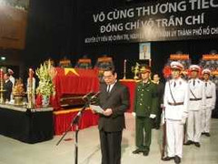 Ngàn người tiễn đưa ông Võ Trần Chí về nơi an nghỉ