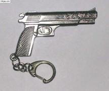 20 thanh niên mang súng, kiếm náo loạn khách sạn