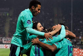 'Đánh sập' San Siro, Barca chiếm ngôi đầu