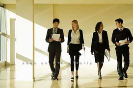 Khốn khổ vì những quy định kỳ quặc chốn công sở