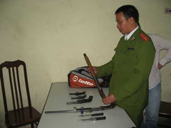 Mang lô súng đạn lên nòng đi trả thù