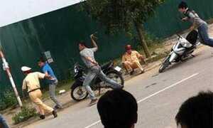 Sự thật về cảnh 'dùng dao chọc tiết tấn công CSGT'