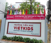 Nghi án cháu bé bị dán băng dính: Vietkids mời công an