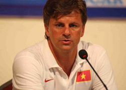 Nghe lại Falko Goetz trần tình trước giờ 