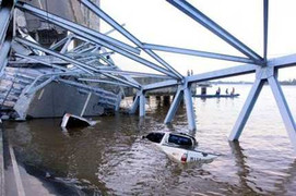 Điều tra tham nhũng trong vụ sập cầu treo dài nhất Indo