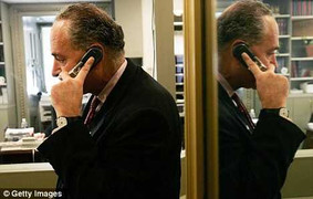 Khách hàng bị lén theo dõi khi mua sắm