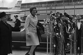 Cuộc đào tẩu không tưởng của con gái Stalin sang Mỹ