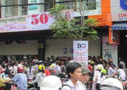 Bực bội, tắc đường vì lừa đảo khuyến mãi