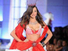 5 clip bỏng mắt về show thời trang Victoria's Secret