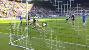 Sturridge sút dội cọc 'chích chòe'