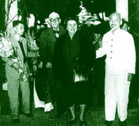 Đề nghị sửa phiên âm tên luật sư bào chữa cho Bác Hồ