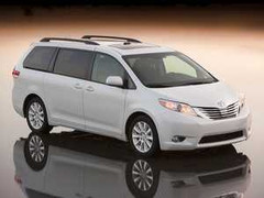 Toyota báo lỗi 210.000 Sienna minivan