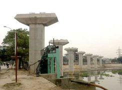 Giao thông HN 'kêu cứu', dự án metro vẫn 'lạnh lùng'