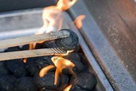 Hiệu trưởng dí gắp than nung nóng vào 10 trẻ mẫu giáo