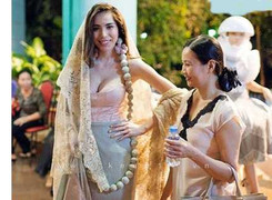 Thủy Tiên mua nhà 5 tỷ đồng tặng mẹ