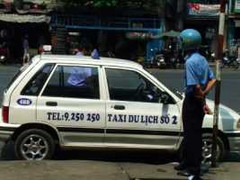 Đình chỉ một hãng taxi TP.HCM
