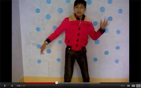 Cư dân mạng lại phát sốt vì clip hát nhép Now and Never