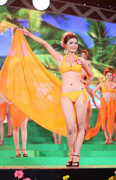 Người đẹp HH các dân tộc VN nóng bỏng với bikini