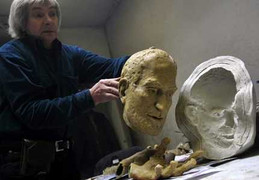 Steve Jobs được tạc tượng đồng