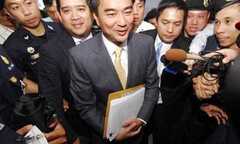 Cựu Thủ tướng Thái Lan Abhisit bị cảnh sát triệu tập