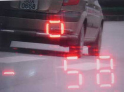 Truy đuổi taxi 'điên' tông hàng loạt CSGT