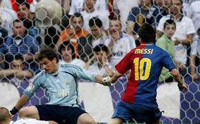 Messi - Nỗi kinh hoàng của Iker Casillas