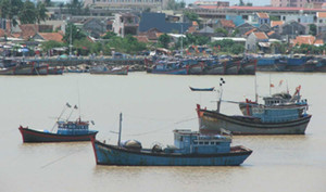 Bất chấp lệnh cấm, tàu mới mua bị đánh chìm