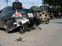 Hà Nội: Cụ già 70 bị 'xe điên' kéo vào gầm