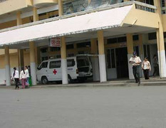 BS giải trình vụ từ chối gắp hạt xốp trong mũi bé trai