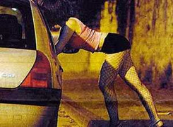 Nữ sinh bán thân lấy tiền đóng học