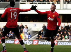 Đánh bại QPR, MU quyết đấu tới cùng với Man City