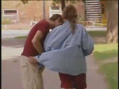 Cô gái có '3 tay'