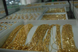 Giá vàng giảm 100.000 đồng/lượng phiên đầu tuần