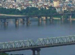 Thầy giáo Tây dựng clip ‘độc’ về Hà Nội