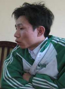 Hà Nội: Lái xe taxi lại hất CSGT lên nắp capo