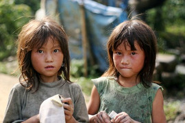 Trẻ nghèo chỉ có hơn 60% đi học trung học