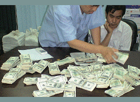 Bắt giữ vụ mua bán 500.000 USD ở Eximbank