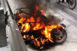 Xăng “đểu” gây cháy xe, sao chỉ Honda và SYM