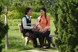 Xem Hoa hậu Nguyễn Thị Huyền làm Ôsin