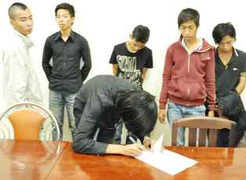 Bị đánh, bị cướp vì muốn 'khoái lạc' tập thể