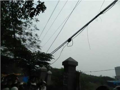 Hà Nội: Điện cao thế phóng chết một người