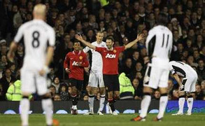 Dạo chơi tại Craven Cottage, MU vẫn thắng '5 sao'