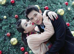 Á hậu Trà Ngọc Hằng bất ngờ hôn trai đẹp Minh Anh